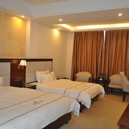 Guangdong Yao Cultural Hotel Liannan Exteriör bild